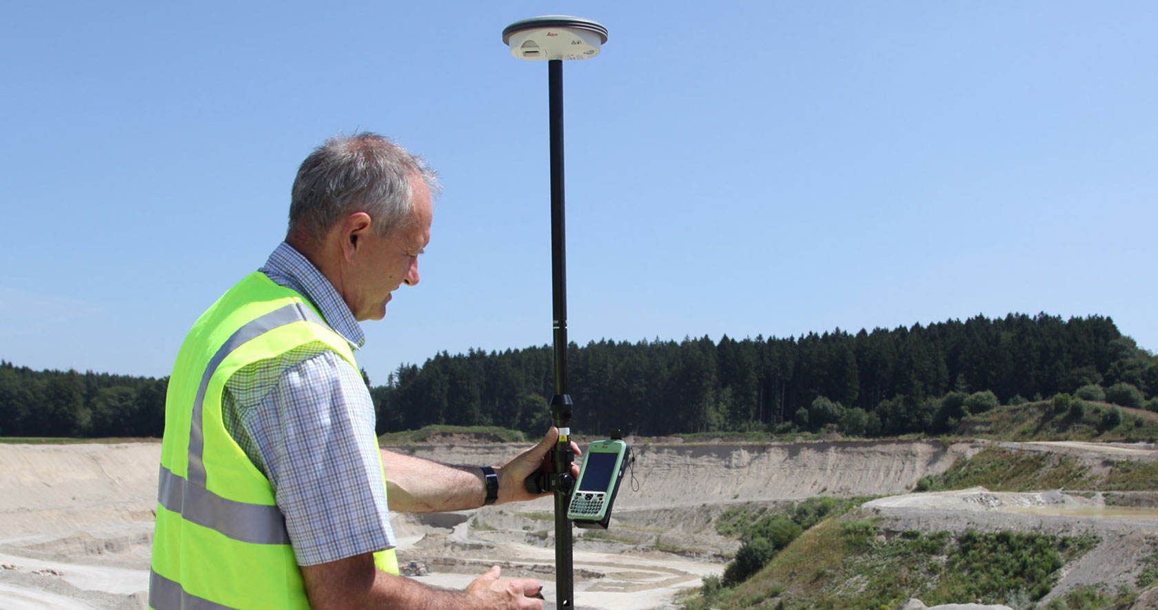 Leica Zeno GIS for the capture and management of Jordans electrical assets